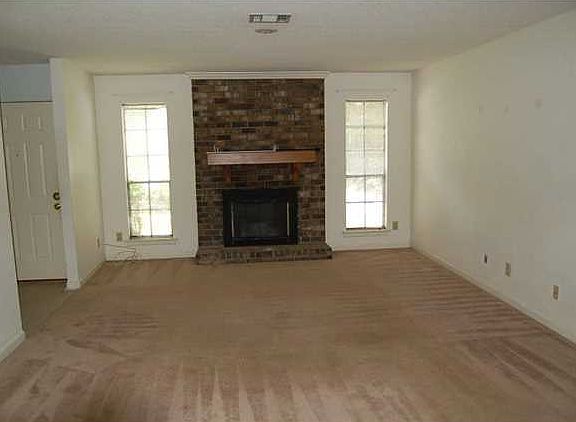 2nd image of 3000 Willow Lane Dr