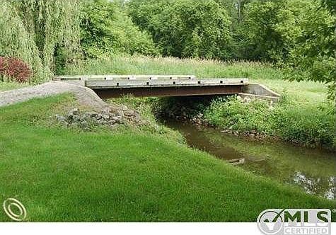 Hough Road Almont 018.jpg