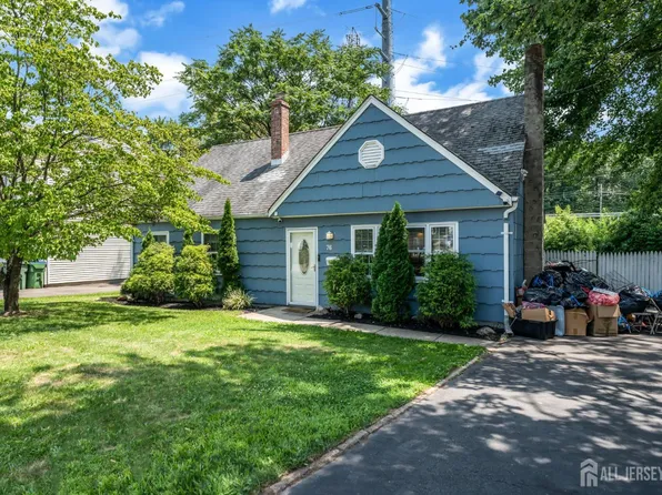 76 Clifton St, Edison, NJ 08817
