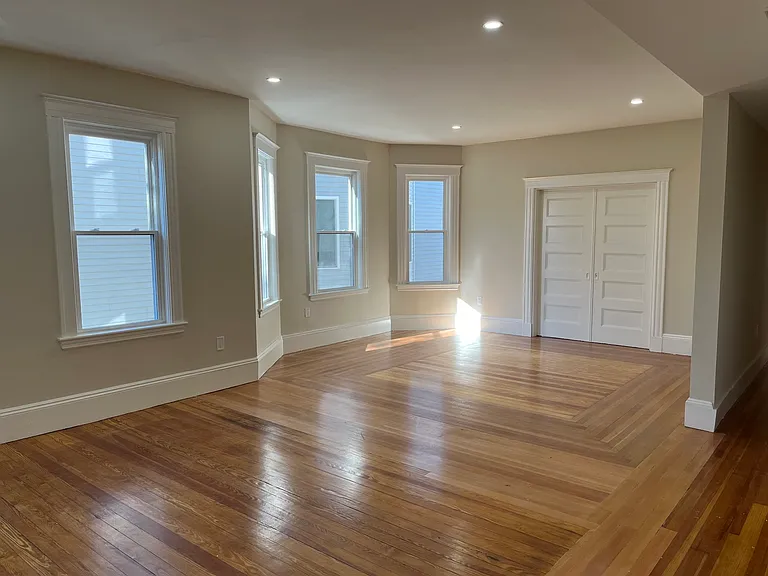 20 Taft St #2 — Photo 3