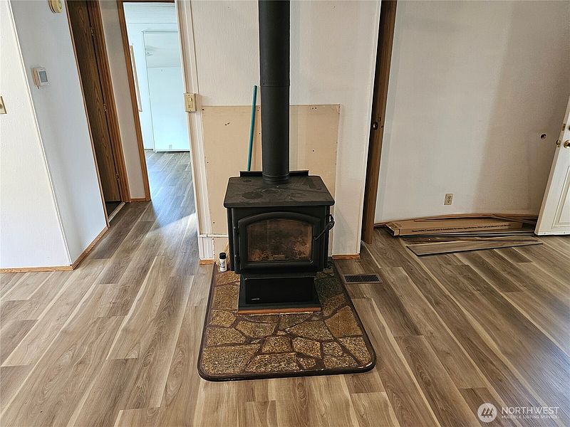 5th image of 20727 8th Avenue Ct E #1