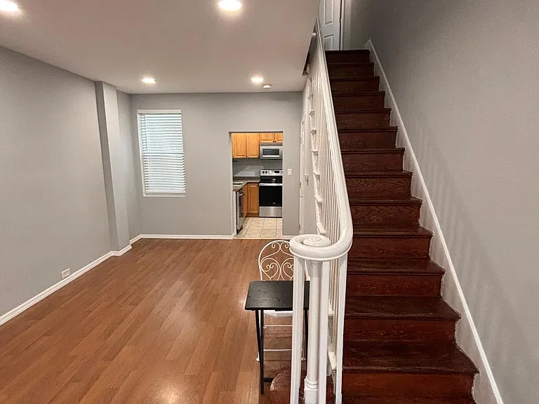 2322 Almond St — Photo 2
