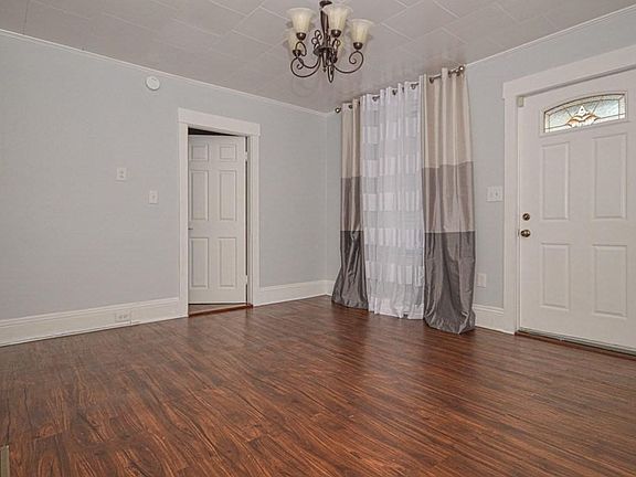 3rd image of 1295 Hyde Park Ave #1