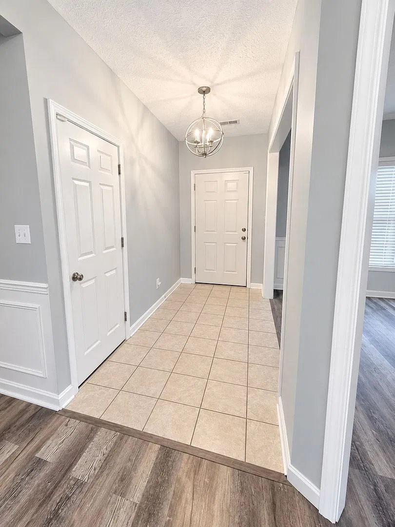Charming 3BR House in Louisville — Photo 4