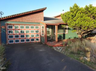 1802 NW Dolphin Ln, Waldport, OR 97394