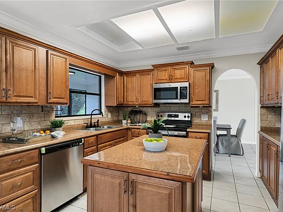 5th image of 26102 Dunedin Ct