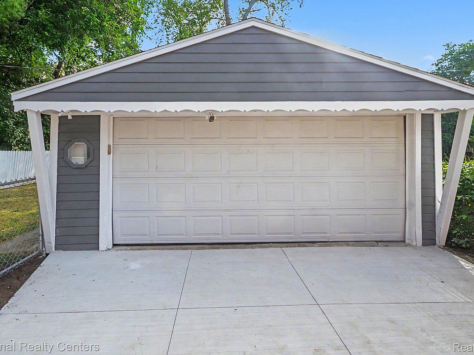 241 S Manitou Ave, photo 18