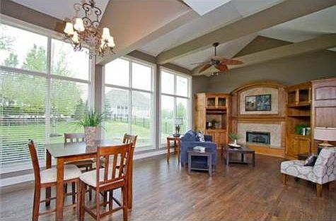 5th image of 705 NE Seabrook Cir