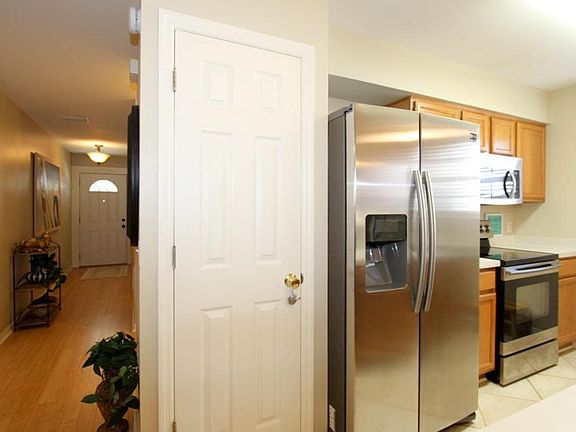 2nd image of 805 Tara Trace Cir SW