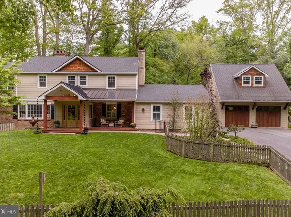 15 Dogwood Ln, Doylestown, PA 18901