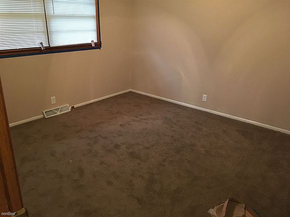 4th image of 637 Poplar St