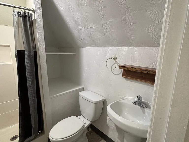 425 N Main St — Photo 12