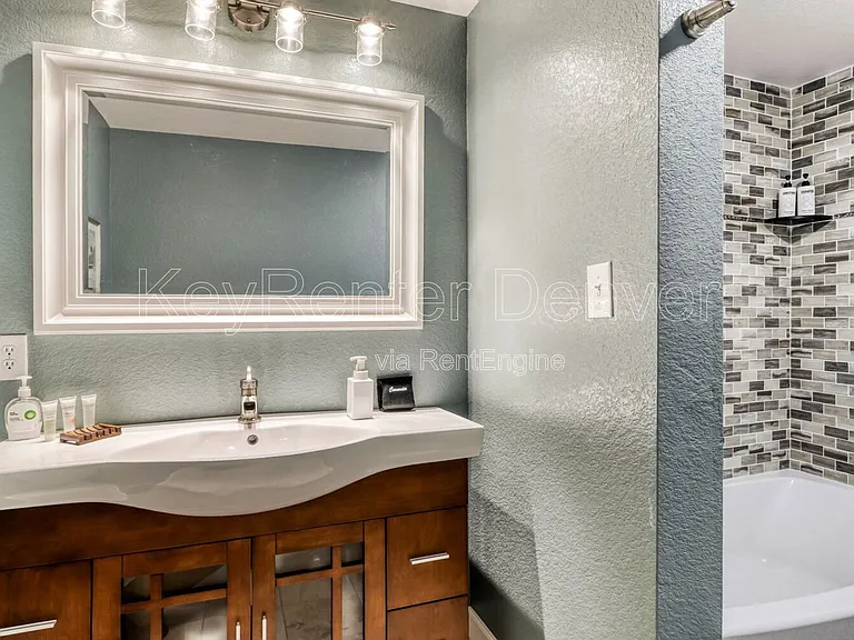 22706 E Ottawa Pl — Photo 10