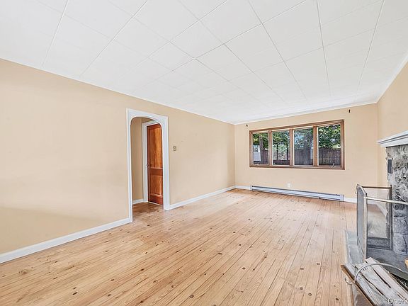 4th image of 8 Triton Road