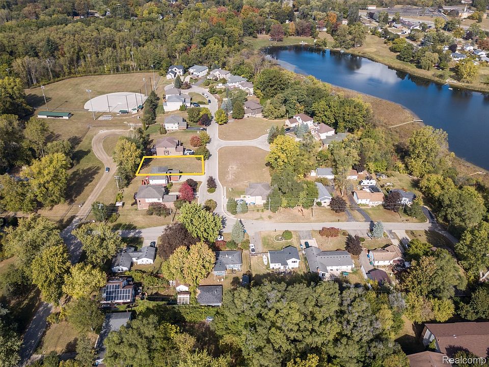 1st image of 257 Madeleine Ln