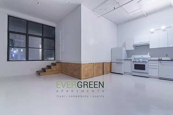Rented by Evergreen Apartments BK | media 33
