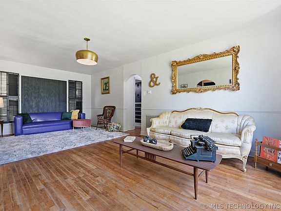 3rd image of 1721 Broadway Pl