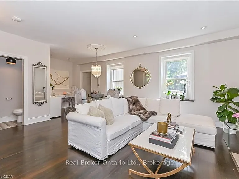 37 Meadowview Ave — Photo 7