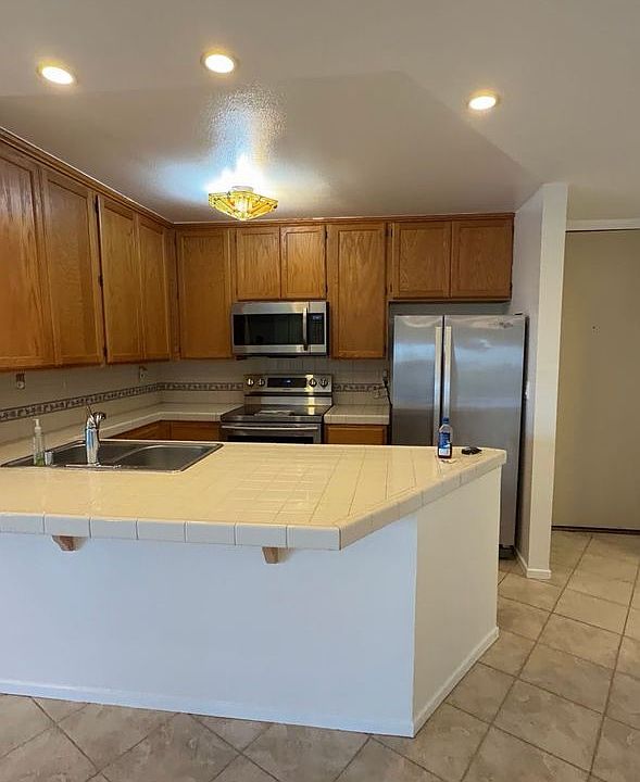 1st image of 3101 Peninsula Rd APT 102