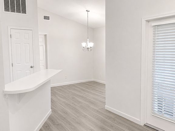 2nd image of 6241 Hampton Pointe Cir