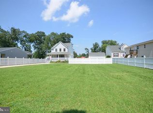 7712 W Shore Rd, Pasadena, MD 21122