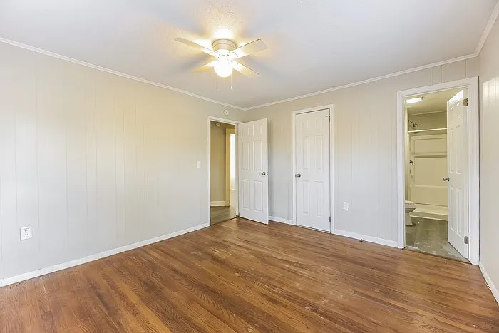 412 Hood Rd — Photo 5