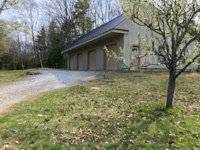 2 bed, 1.0 bath, 2000 sqft, $2,500 — Photo 3