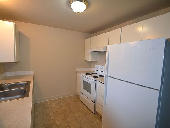 2nd image of 3357 N Visscher St