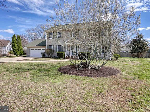 5th image of 200 Spring Dr