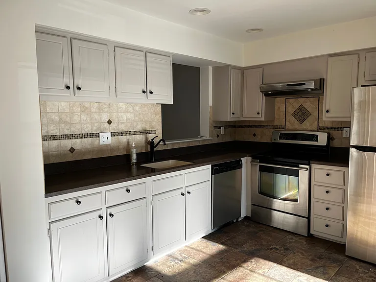301 Gwynedd Ct — Photo 4