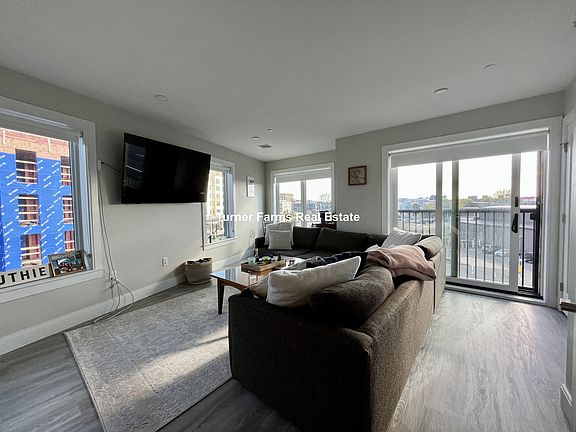 2nd image of 200 204 Old Colony Ave #40
