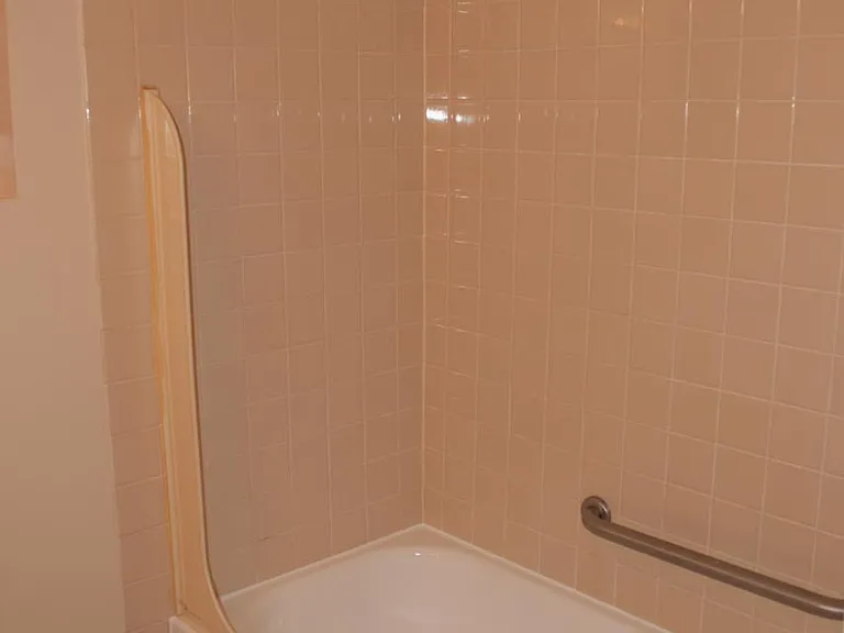 Virginia Arms Apartments — Photo 21
