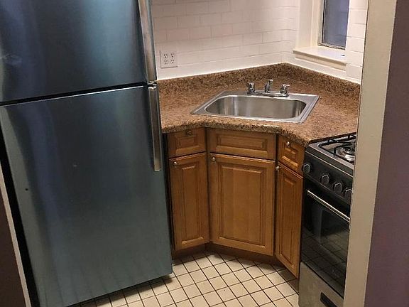 4th image of 320 W 96th St APT 4F