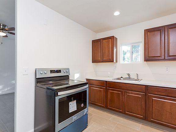4th image of 413 Church St