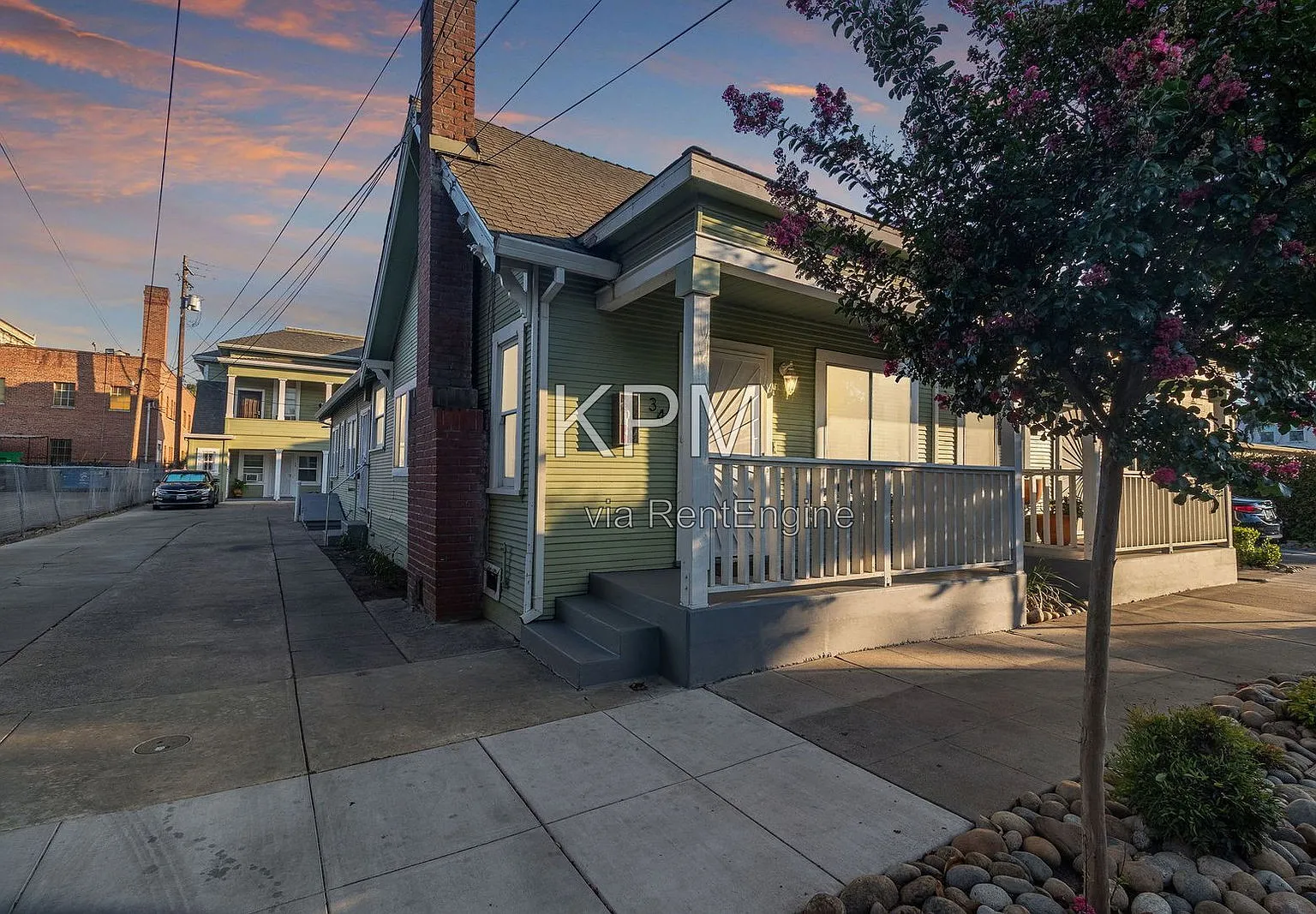 2 bed, 1.0 bath, 1000 sqft, $1,650 — Photo 1