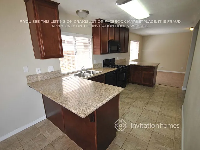 127 Peppertree Dr — Photo 9
