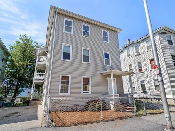 28 Perry Ave, Worcester, MA 01610