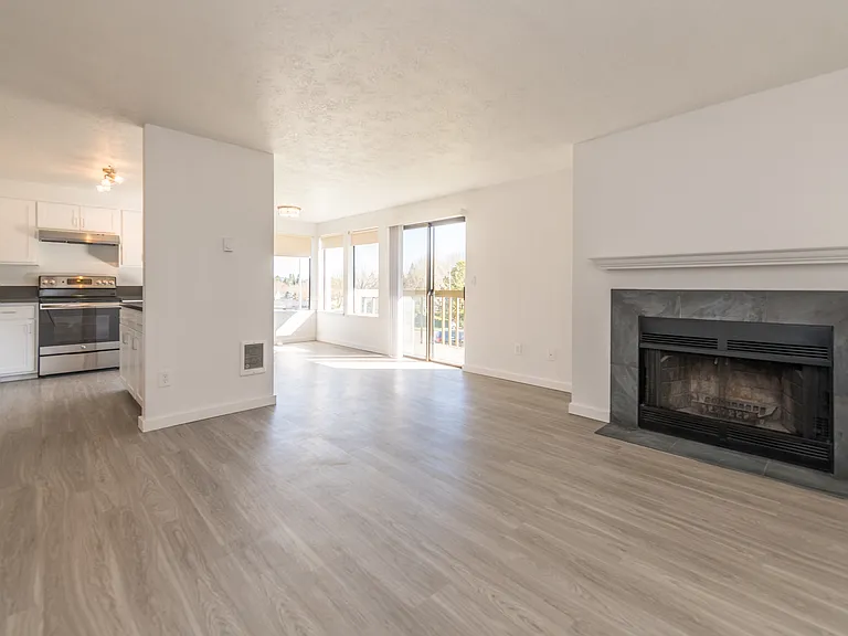 Hallwood Apartments — Photo 21