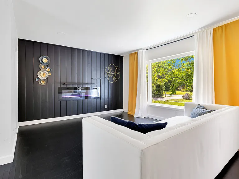 344 Starling Rd — Photo 3