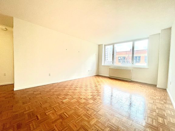 3rd image of 350 W 43rd St APT 6H