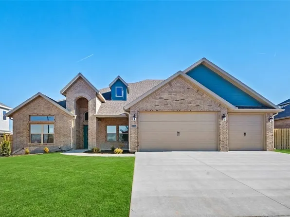 1220 Fierce Ln, Centerton, AR 72719