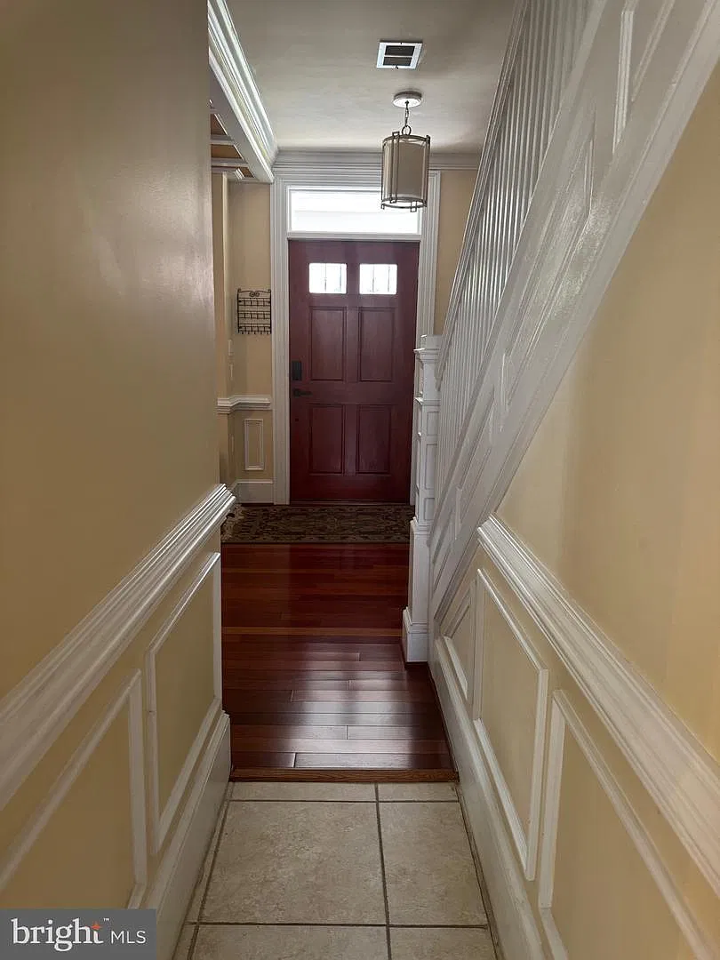 5 bed, 1175 sqft, $5,500 — Photo 3