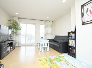 30-63 38th St #4B, Astoria, NY 11103