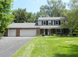 3S089 Deerpath Rd, Batavia, IL 60510