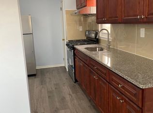 3356 Red Lion Rd, Philadelphia, PA 19114