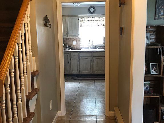 3rd image of 42 Nottingham Dr