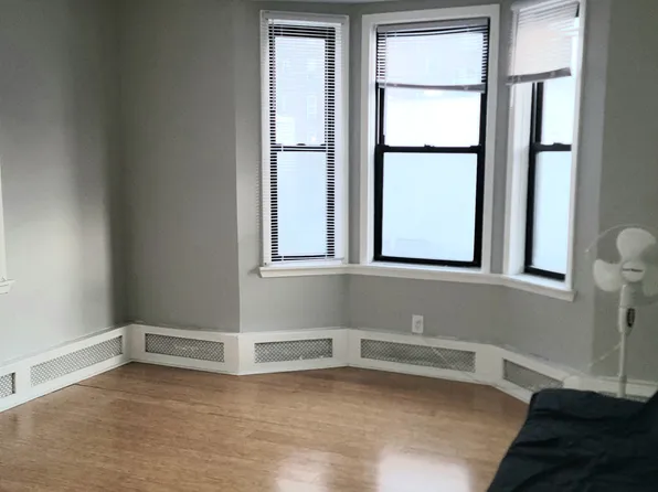 405 Bayridge Avenue image 1 of 9