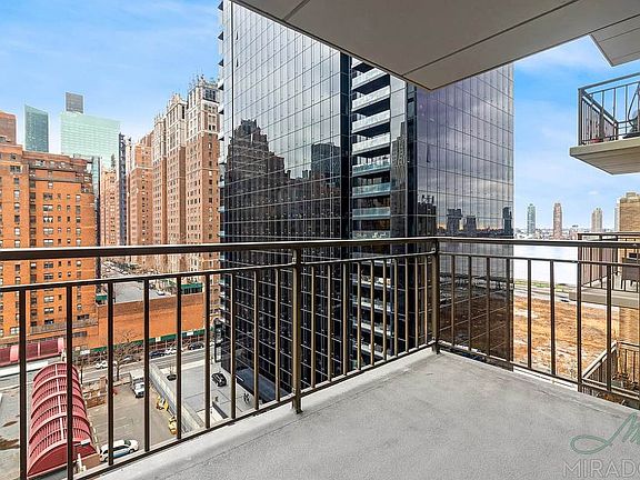 4th image of 330 E 39th St APT 18H