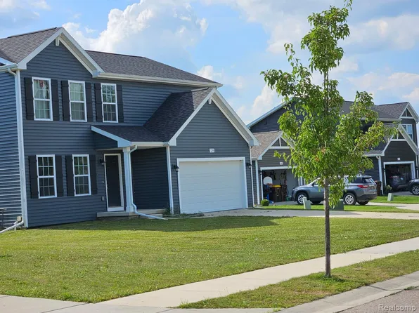 3299 Hill Hollow Ln, Howell, MI 48855