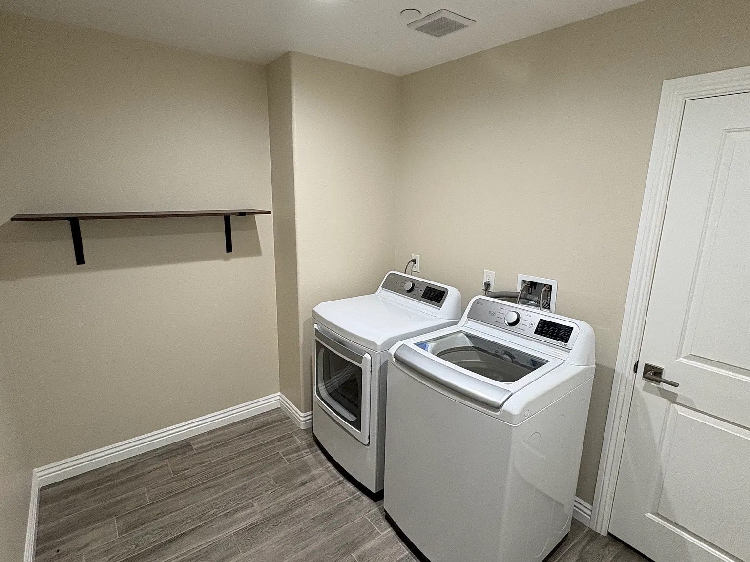 13955 Apple Creek Dr — Photo 2